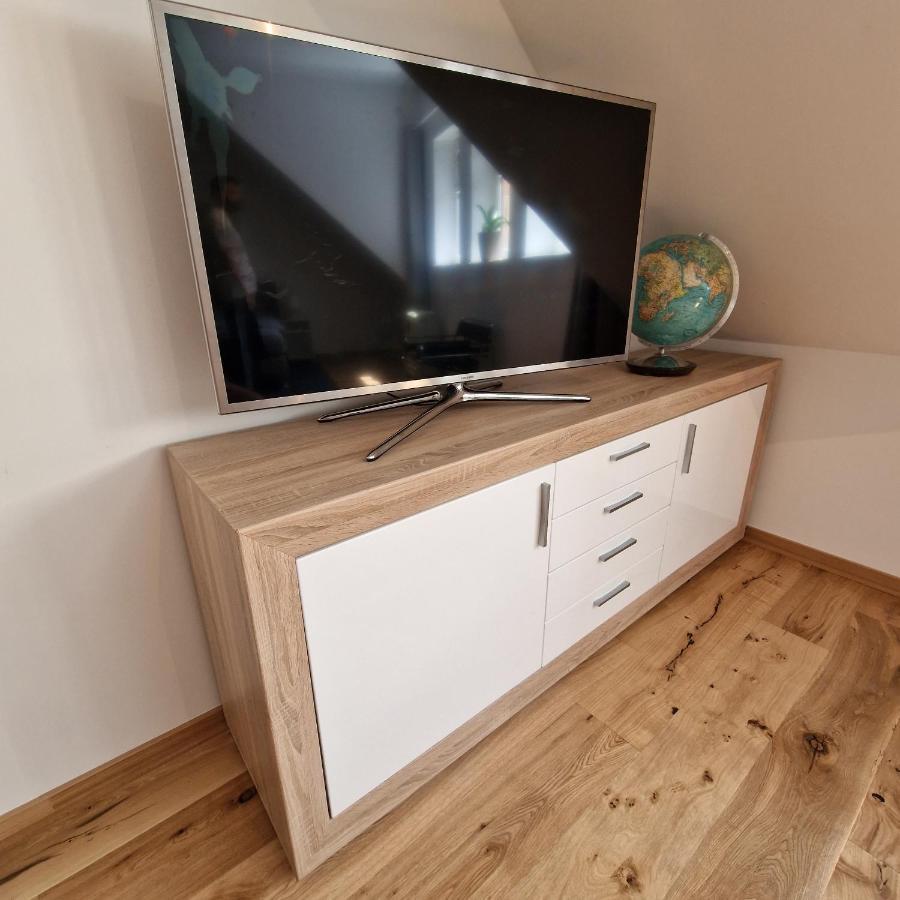 Apartment Mit Parkblick & Massagestuhl لبسيا المظهر الخارجي الصورة